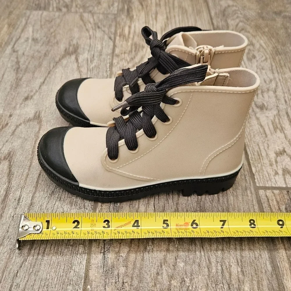 Cotton On Kids Stylish Cream and Black Ankle Boots Size 9-10